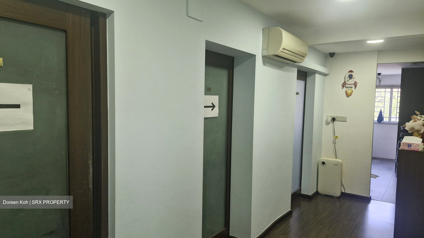 Ang Mo Kio Avenue 6 (D20), Shop House #627475721